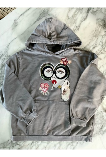 La reine des soirées avec poches