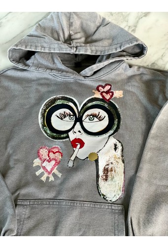 La reine des soirées avec poches